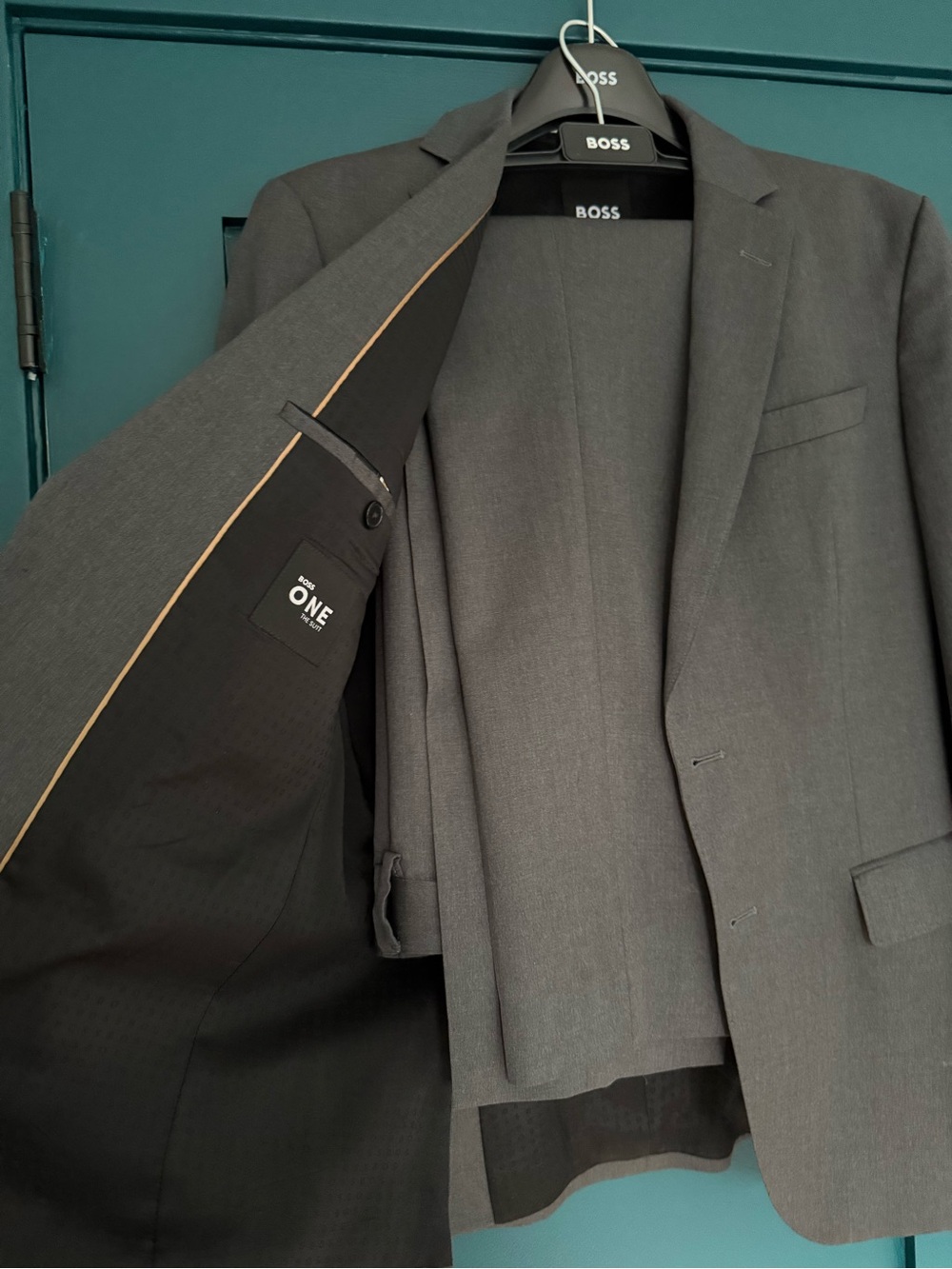 BOSS ONE Men's Charcoal Gray SUIT - Picture 2 of 12